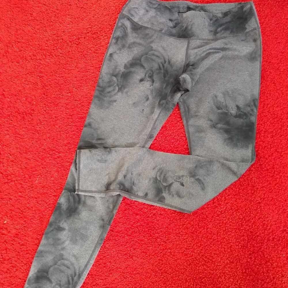 MPG gallery collection floral print leggings EUC